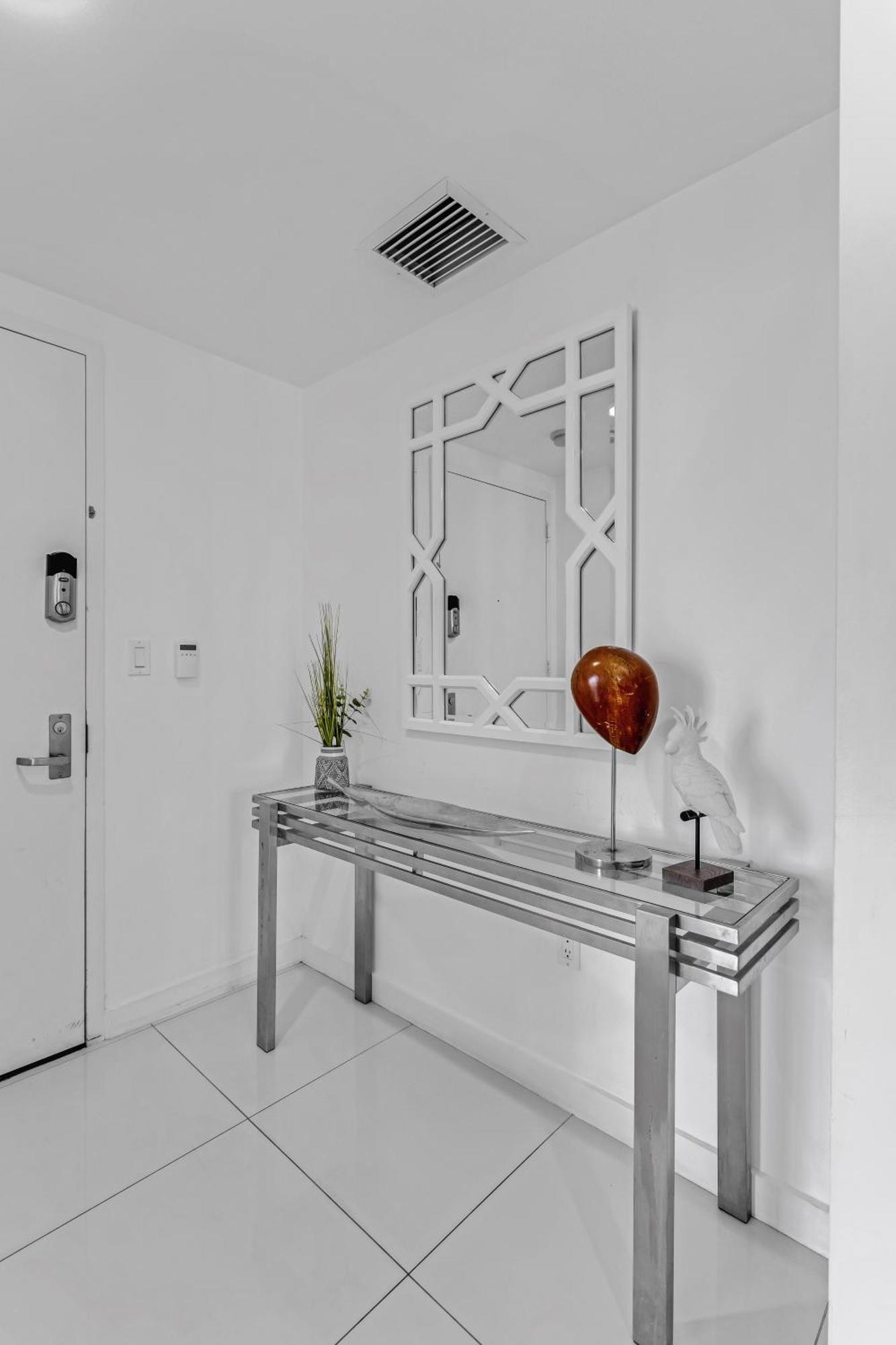 Luxurious Condo At Icon With Views Miami Zewnętrze zdjęcie