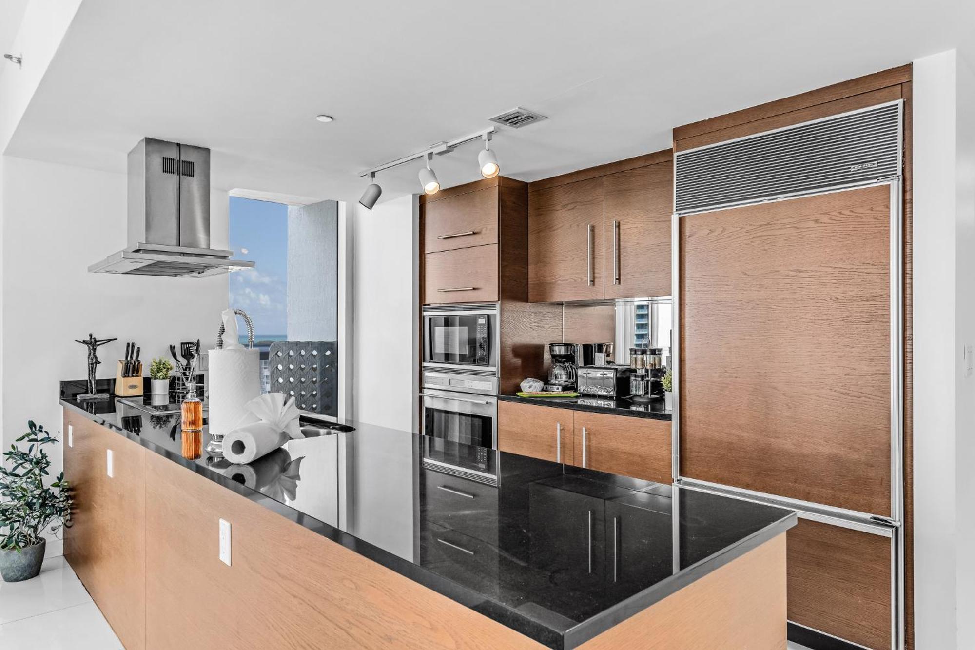 Luxurious Condo At Icon With Views Miami Zewnętrze zdjęcie
