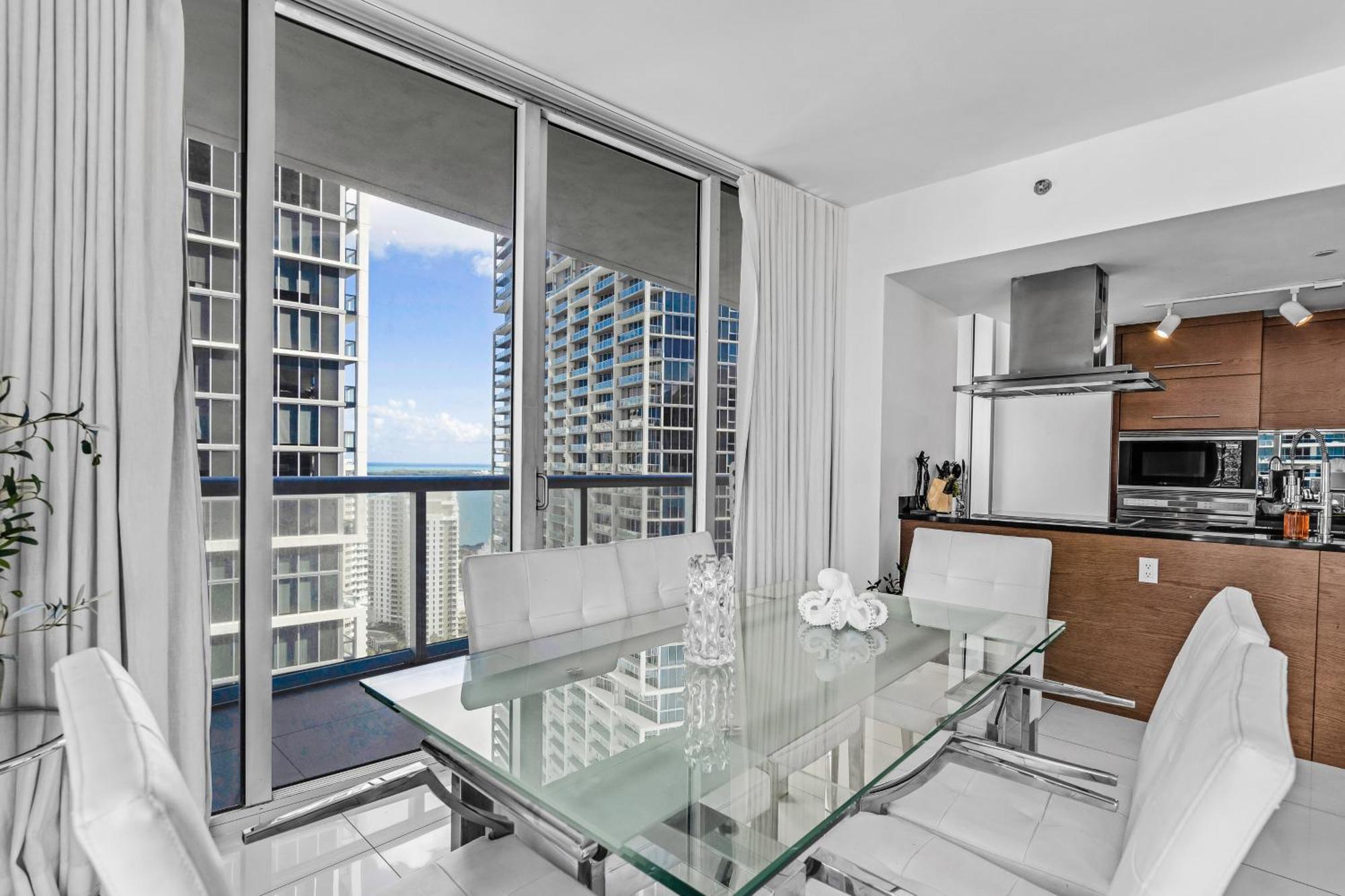 Luxurious Condo At Icon With Views Miami Zewnętrze zdjęcie