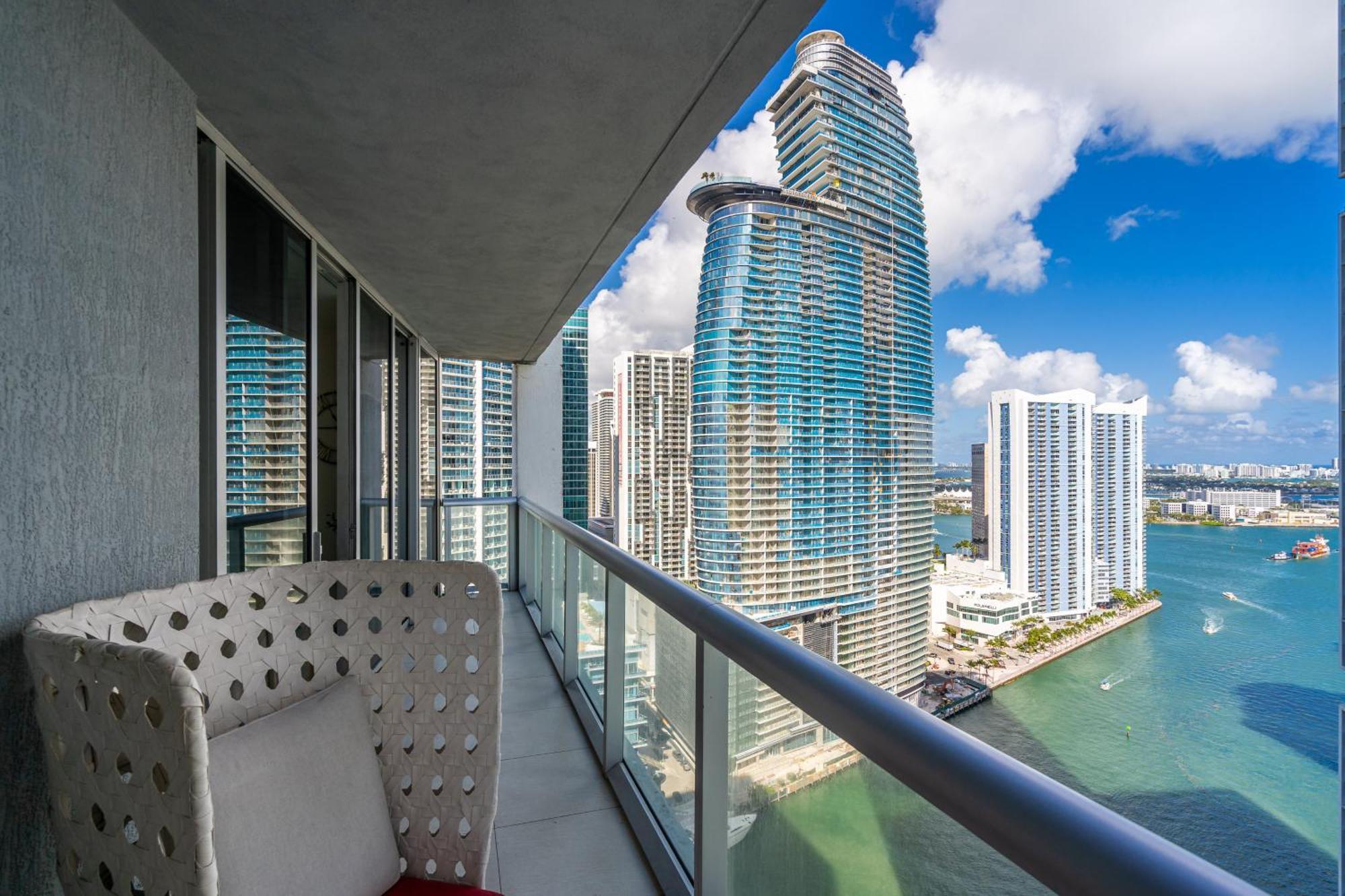 Luxurious Condo At Icon With Views Miami Zewnętrze zdjęcie