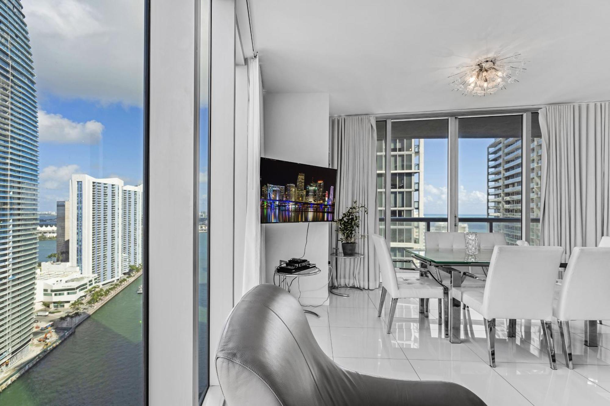 Luxurious Condo At Icon With Views Miami Zewnętrze zdjęcie