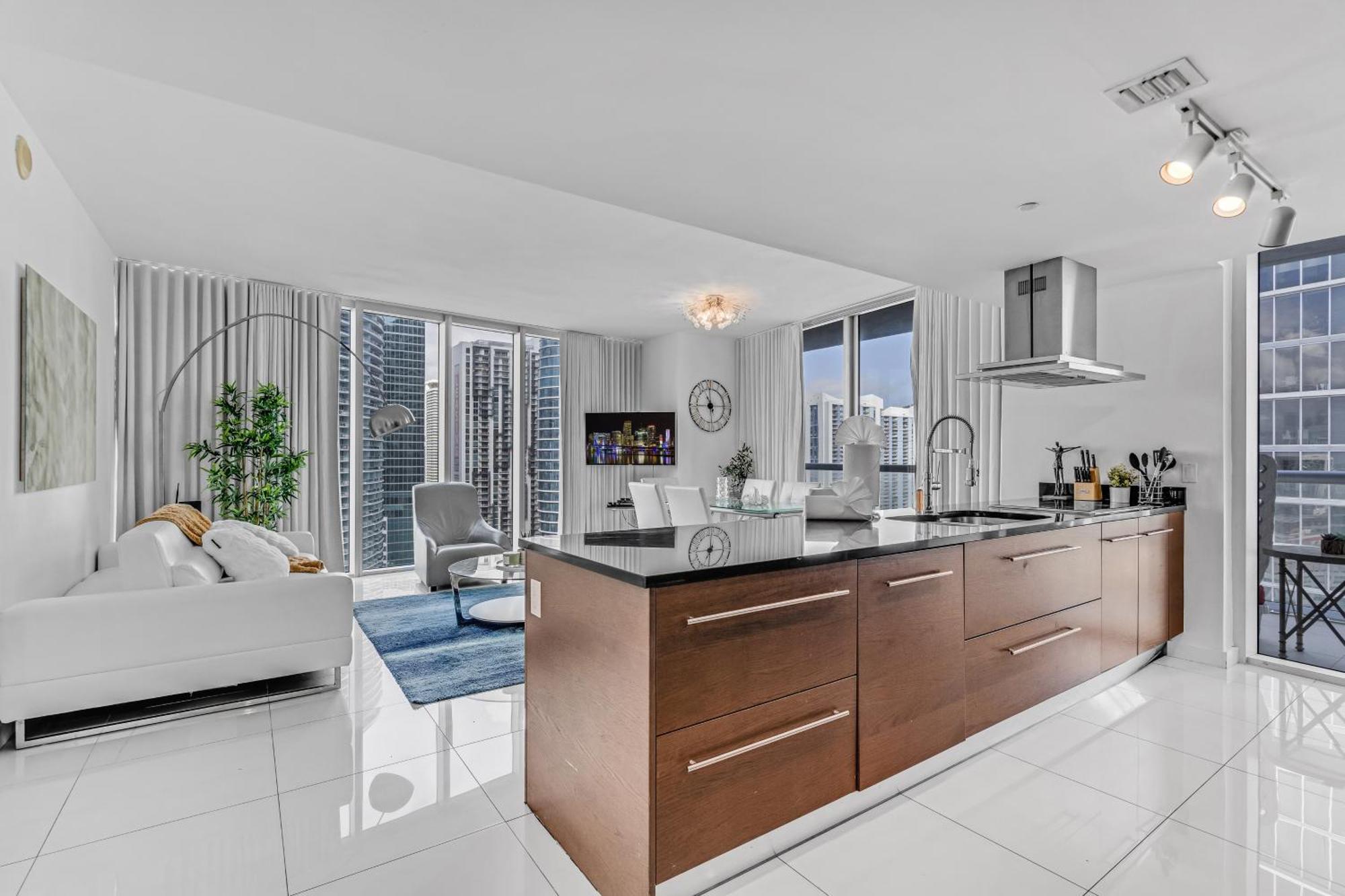 Luxurious Condo At Icon With Views Miami Zewnętrze zdjęcie
