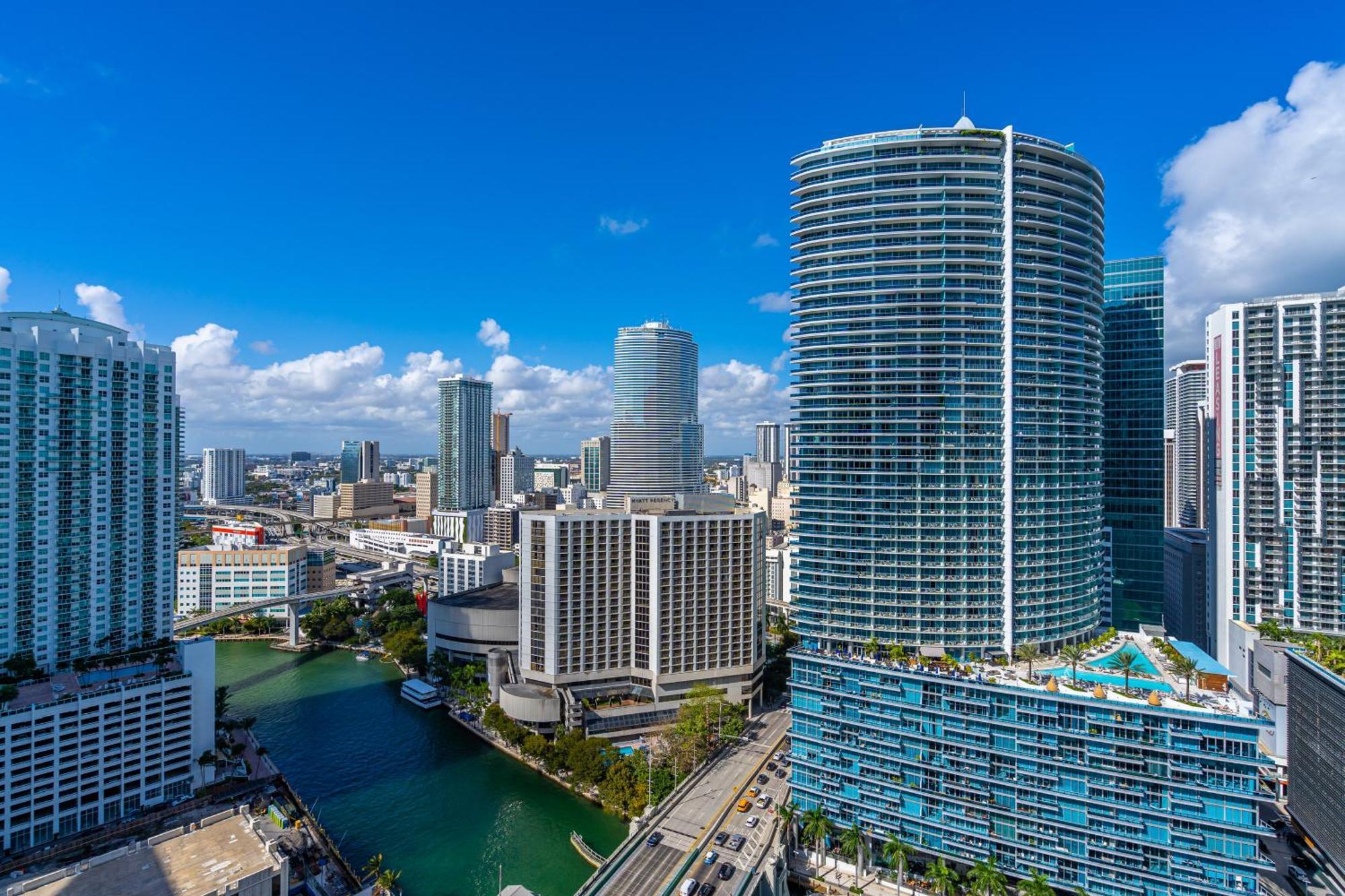 Luxurious Condo At Icon With Views Miami Zewnętrze zdjęcie