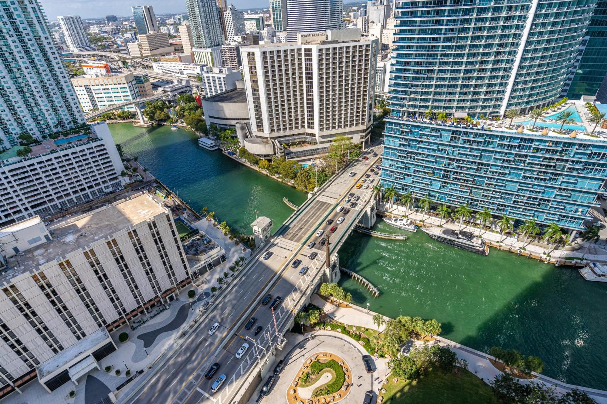 Luxurious Condo At Icon With Views Miami Zewnętrze zdjęcie