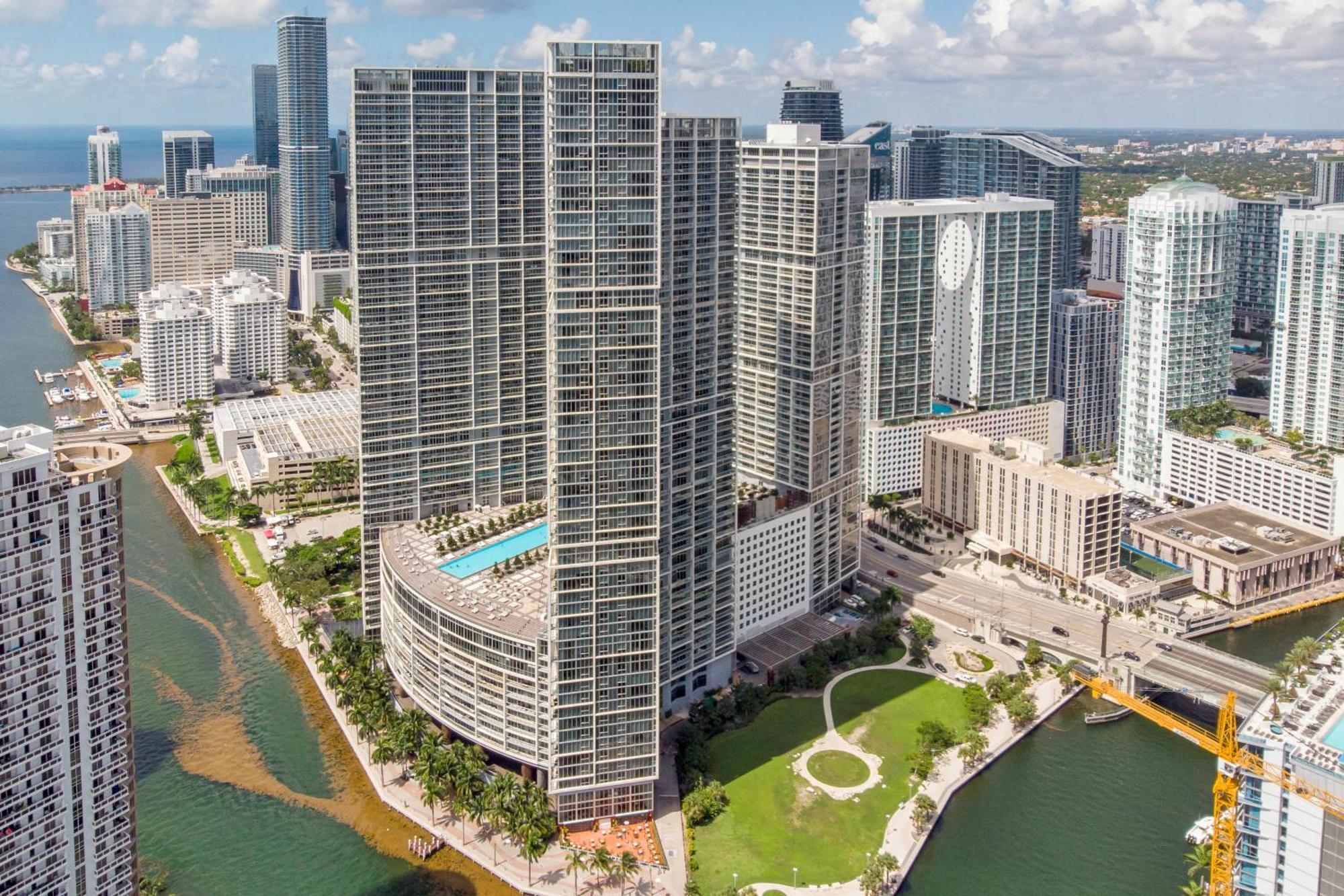 Luxurious Condo At Icon With Views Miami Zewnętrze zdjęcie